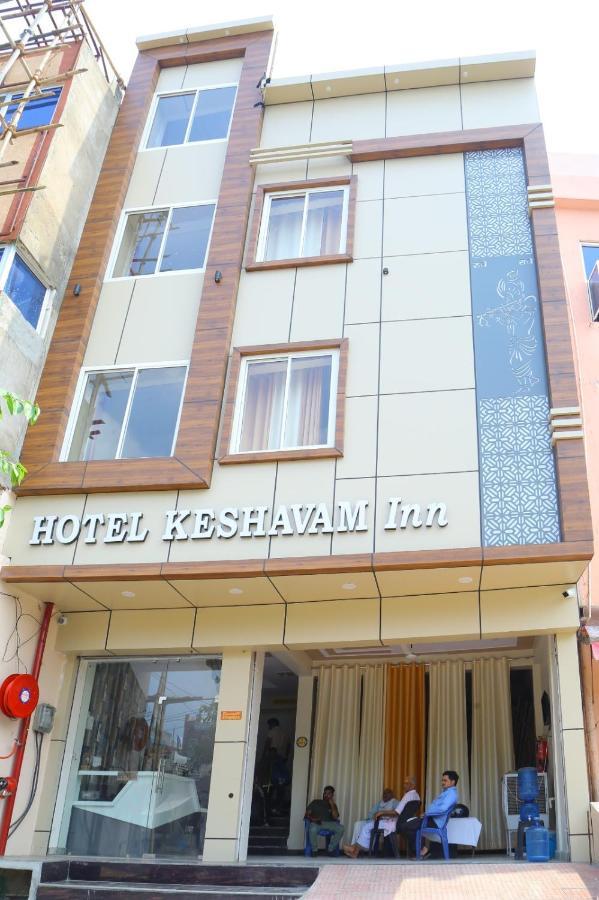 Hotel Keshavam Inn Mathura Exteriör bild